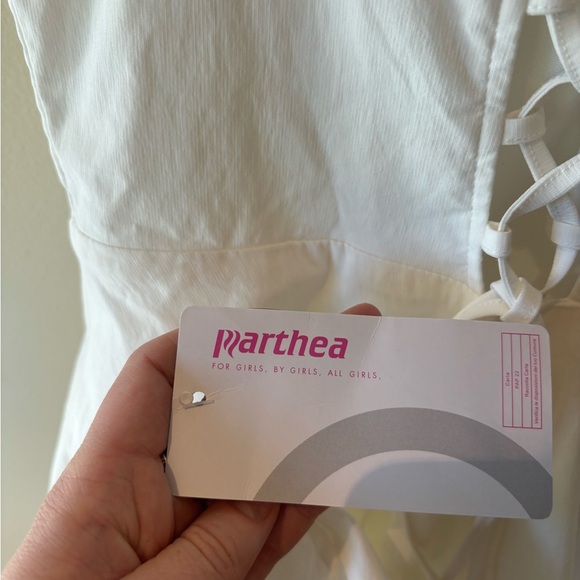 Elegant White Dress - Picture 3 of 6